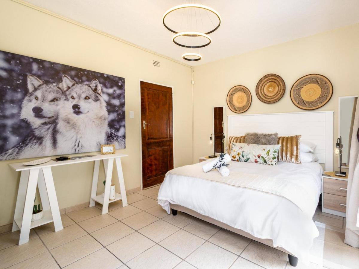 Woelfe Krantz Accommodation Mbombela Room photo