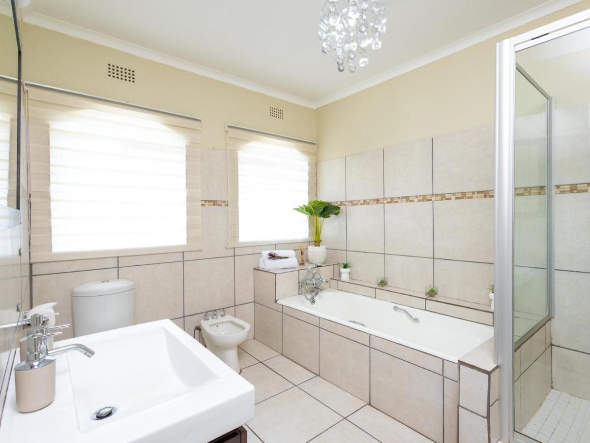 Woelfe Krantz Accommodation Mbombela Room photo