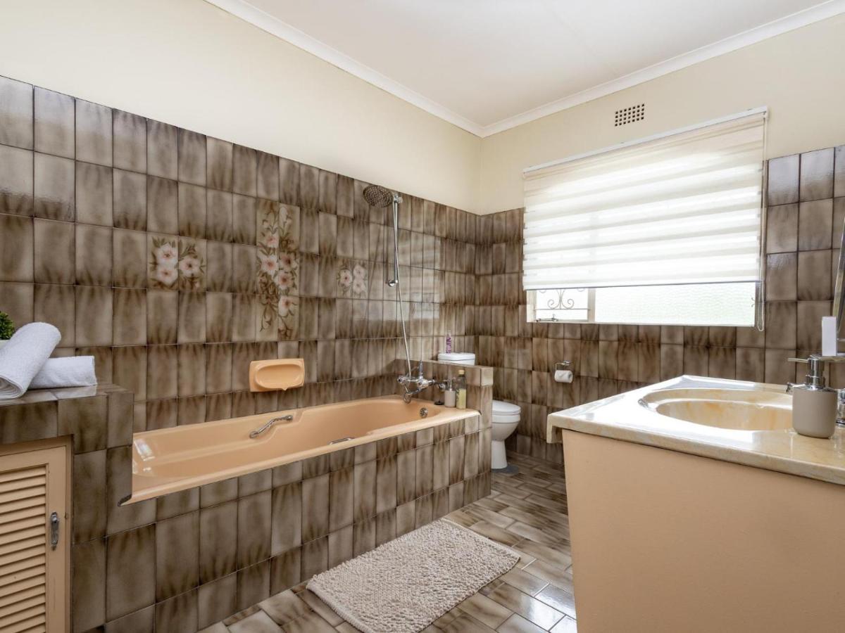 Woelfe Krantz Accommodation Mbombela Room photo