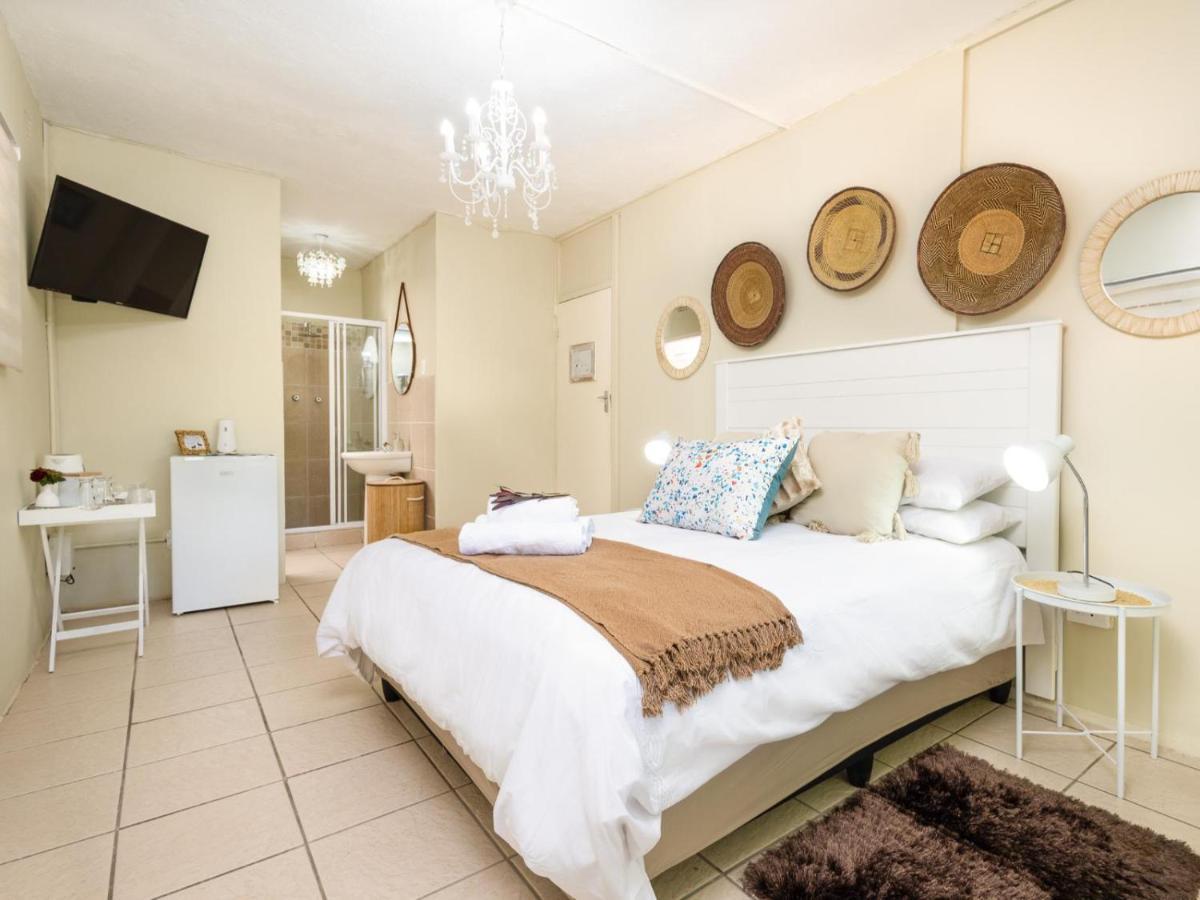 Woelfe Krantz Accommodation Mbombela Room photo